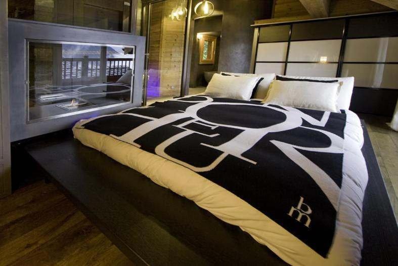 Renbrabd Penthouse Mountain room 4